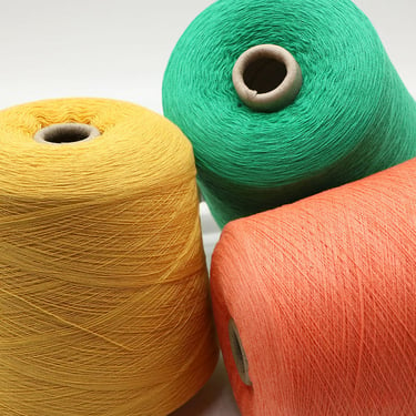 Wholesale recycled polyester cotton yarn 65% polyester 35% cotton 32S/2 color yarn fabric textile materials