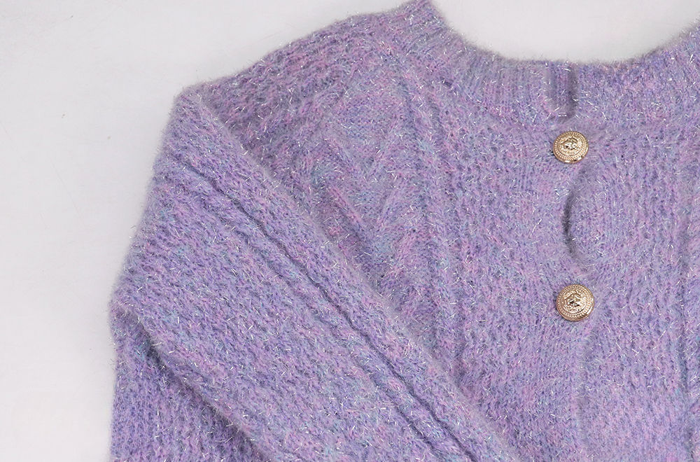 Aquí está el vestido que hicimos con este hilo de mohair, y tengo que decir que ¡es realmente genial! Aquí está el vestido que hicimos con este hilo de mohair, y tengo que decir que ¡es realmente genial!
