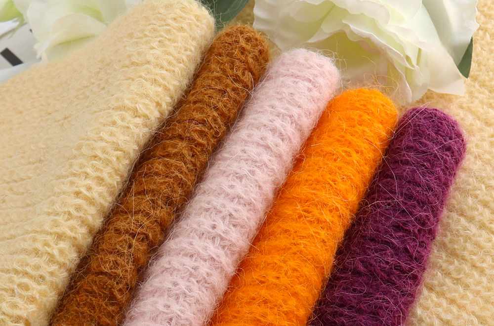 Benang sweater wol merino 13NM/1 sumber pabrik menunjukkan produk jadi, proporsi tinggi mohair 32% alpaka 32% wol merino 36% nilon rajut campuran sumber pabrik menunjukkan produk jadi, 13NM/1 proporsi tinggi wol alpaka sumber pabrik menunjukkan produk jadi